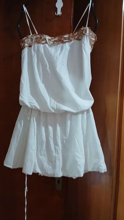 LINDO VESTIDO BRANCO COM DETALHES EM RENDA!!