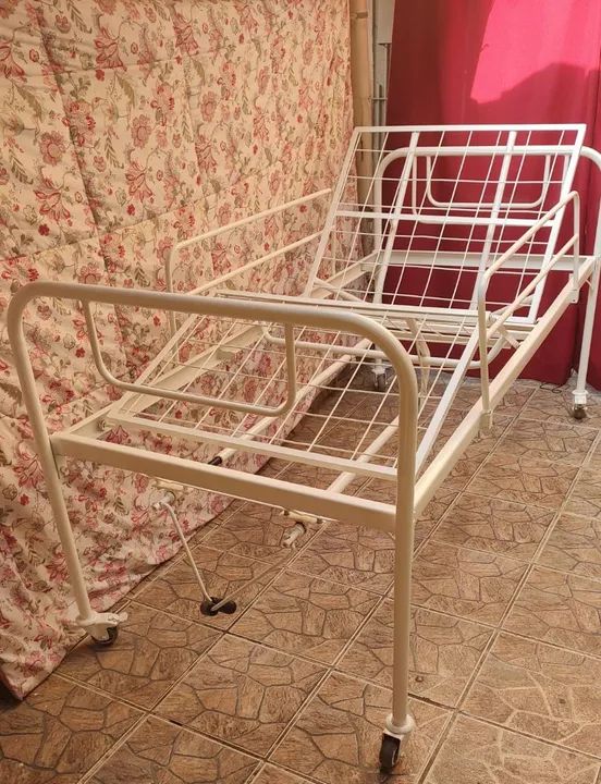 Cama Hospitalar Articulada - Usada - Ótimo Estado R$ 1.300,00 contato * whatsapp  - Foto 3