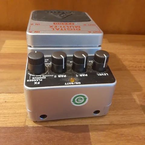 Pedal Behringer Digital Multi Efeitos FX600 - Foto 3