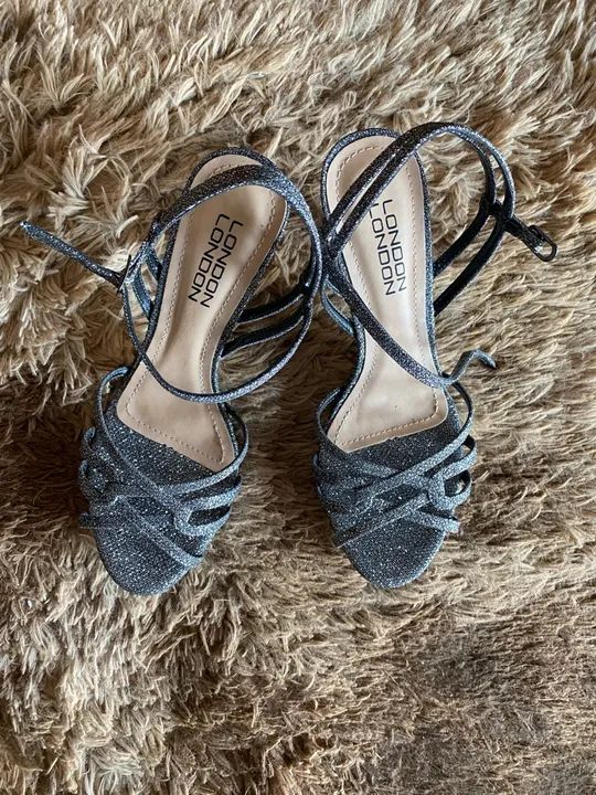 Sandália de salto alto London London - Foto 4