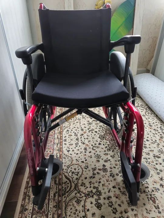 Cadeira de Rodas Jaguaribe NOVA - Foto 2