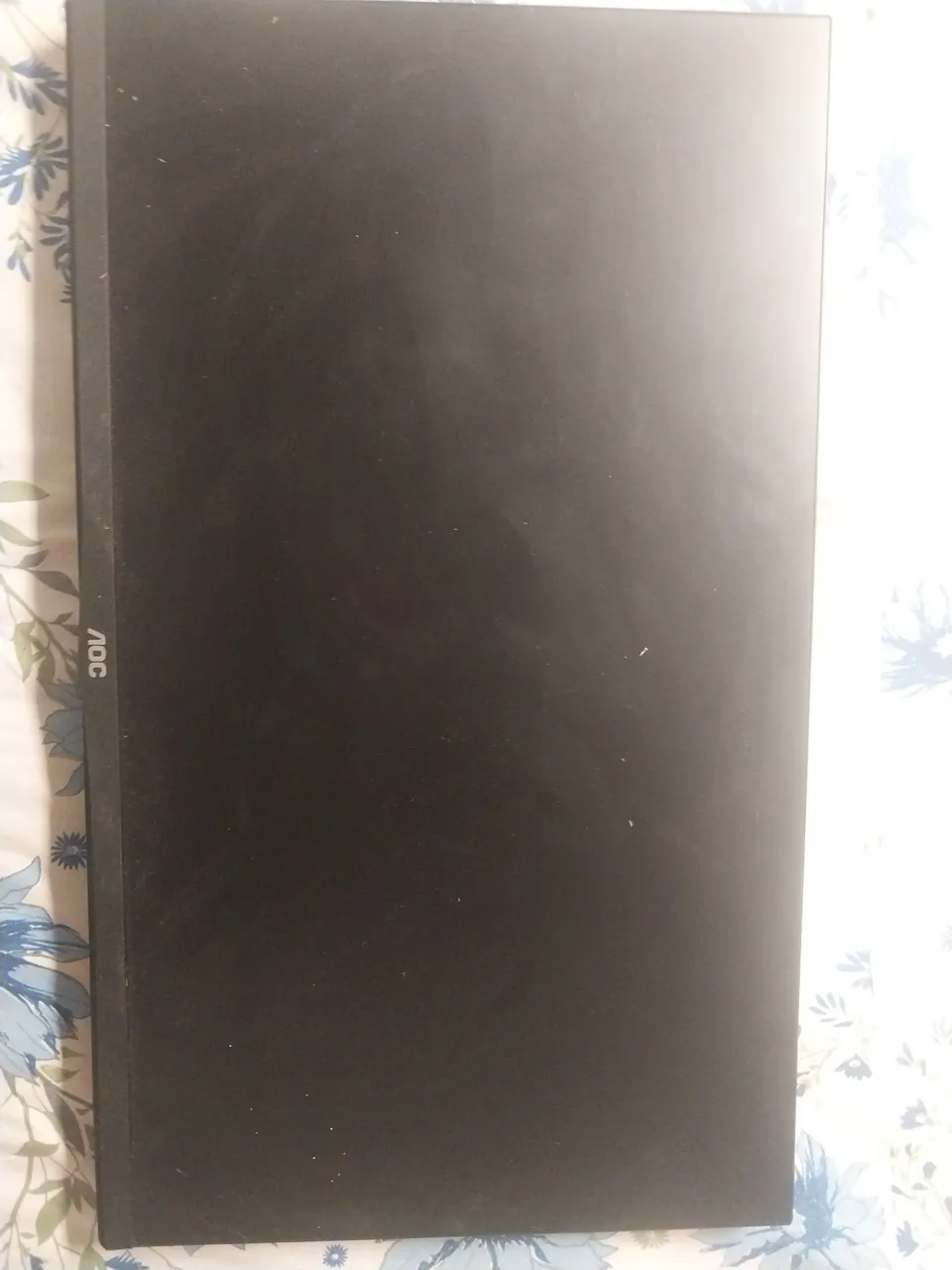 Monitor AOC com defeito