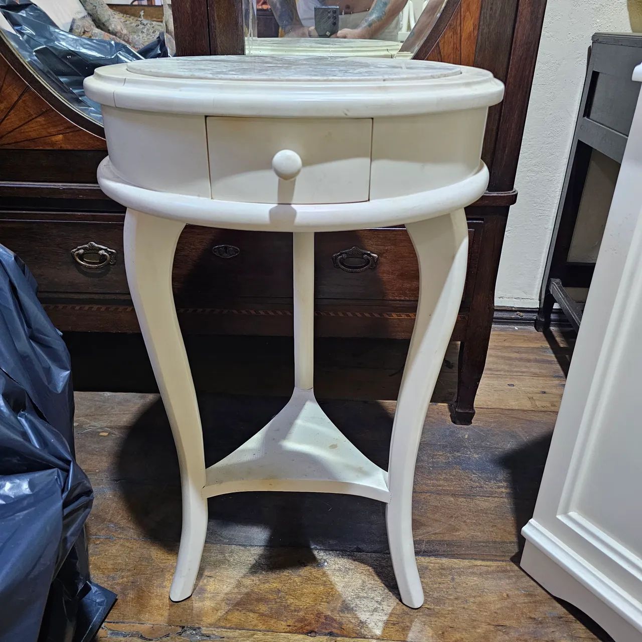 Móveis, Mesa Lateral Branca com Tampo de Mármore - Foto 2