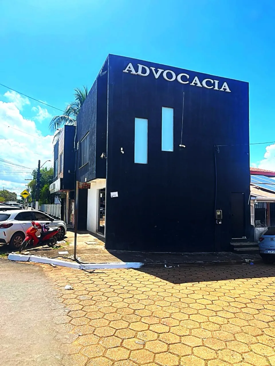 Prédio Comercial e Residencial