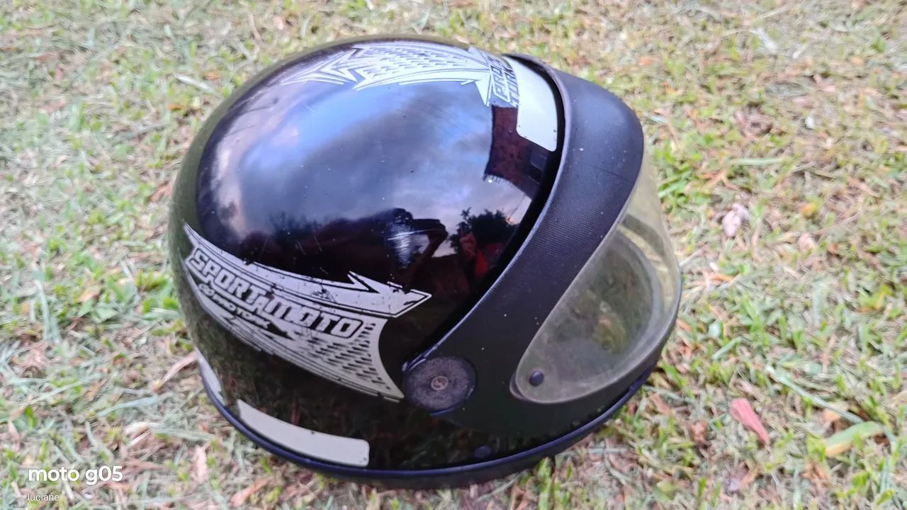 Capacete semi novo tamanho 60