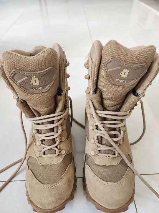 Botas Táticas Invictus - Tamanho 40