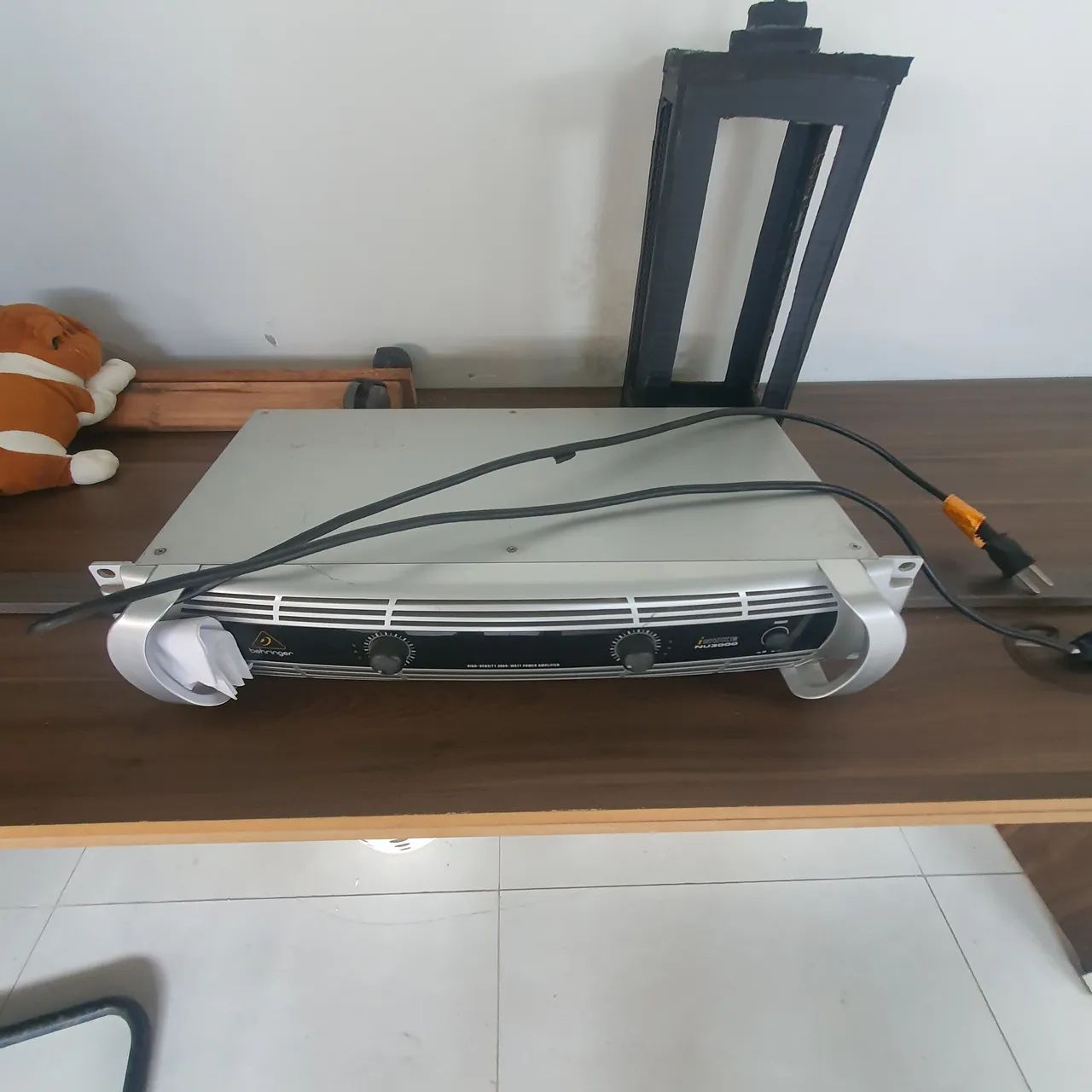 Amplificador Beringer inuke NU3000 - Foto 3