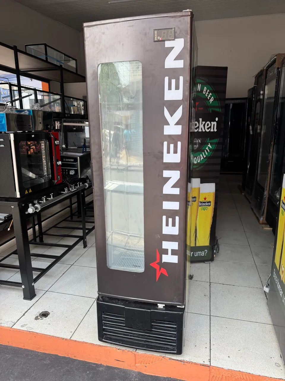 Cervejeira Slim 280 litros (Usada)