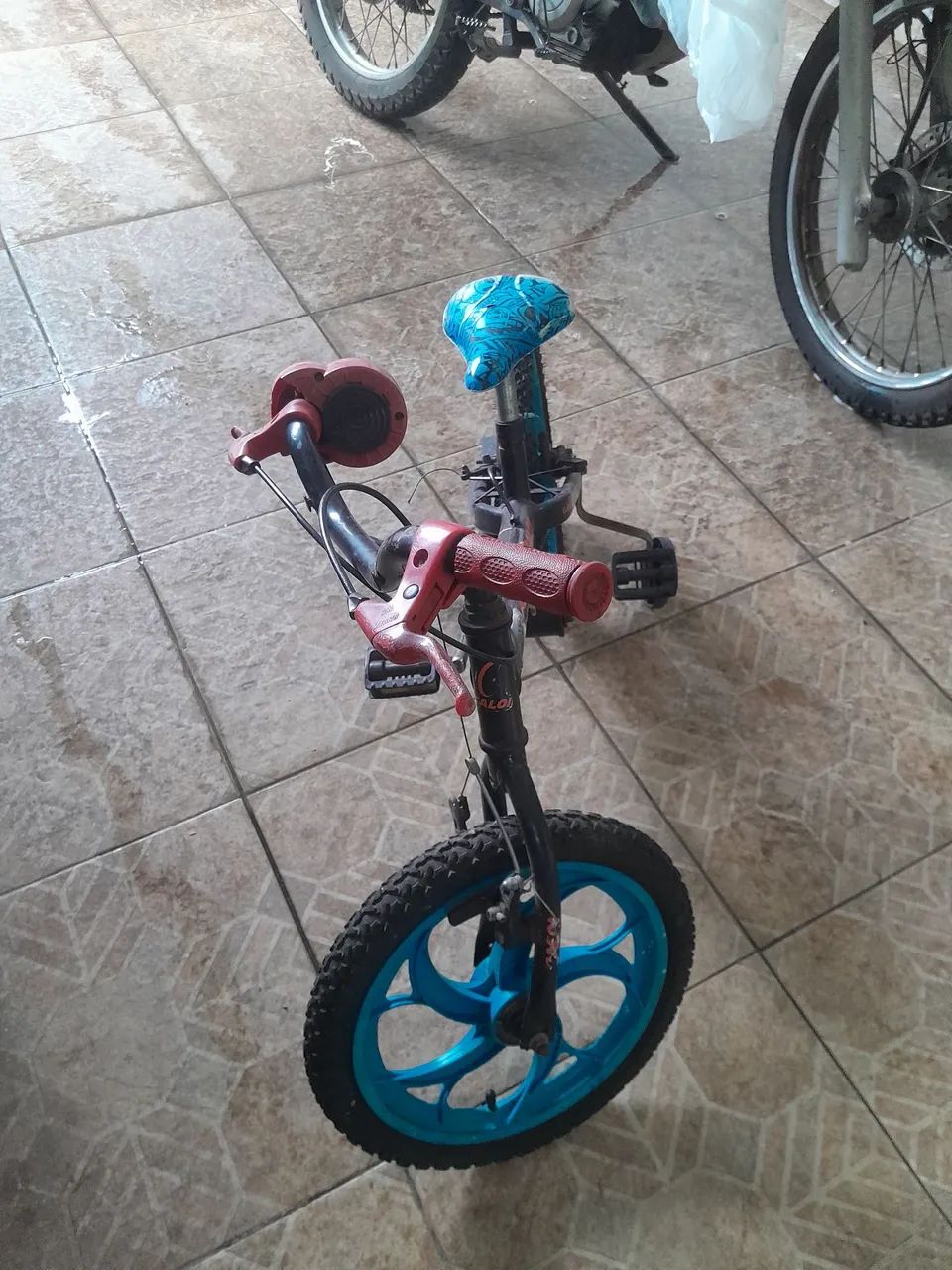 Bicicleta  infantil 