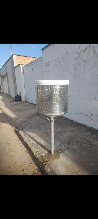 Lixeira de Jardim - Estilo Moderno