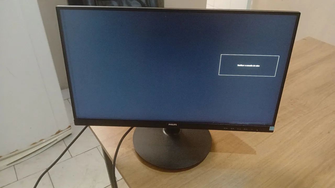 Monitor  funcionando  só  tem uma lista  em baixo 64308010323842121