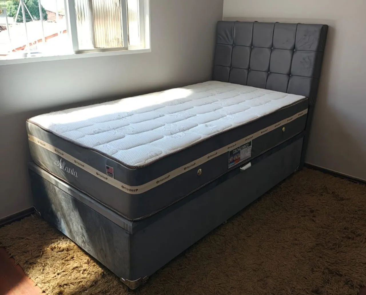 Cama solteirão com  colchão  semiortopedico 