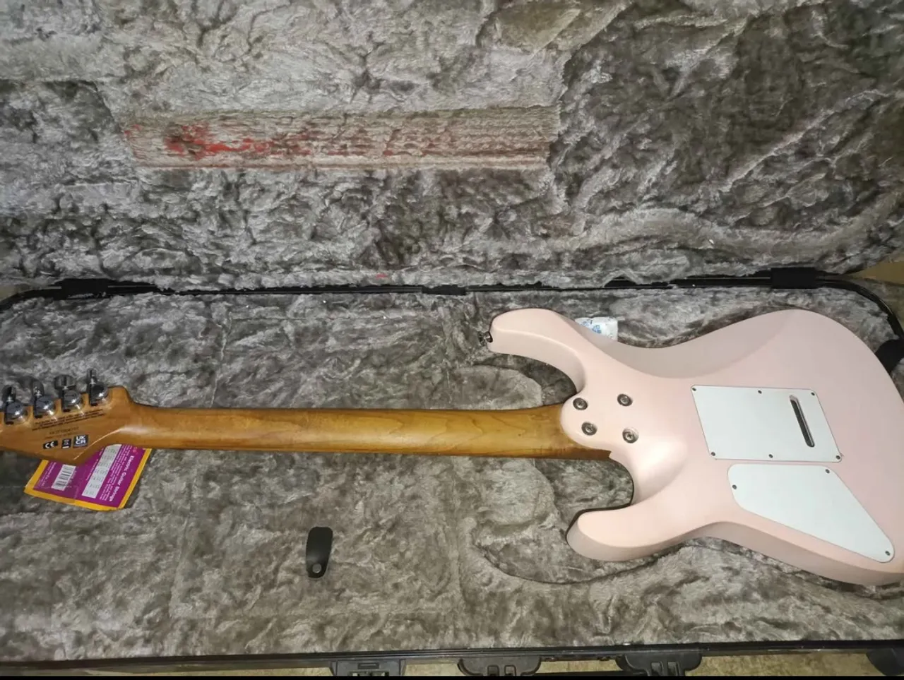 Guitarra Charvel Pro-Mod Dk24