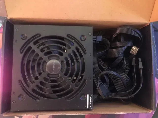 Fonte Gigabyte P450B 450W 80 Plus Bronze