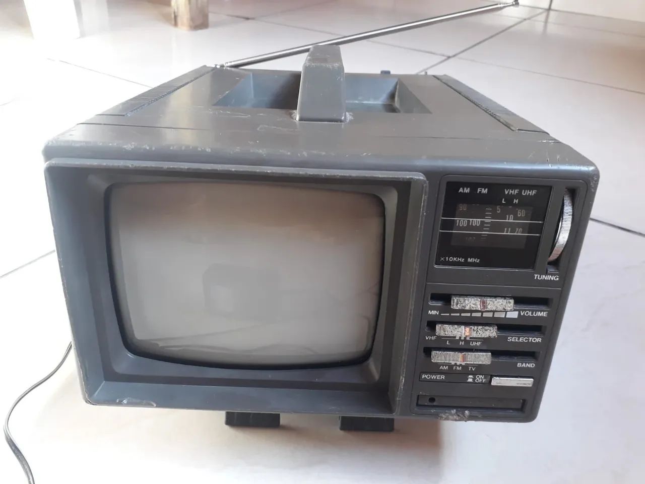 TV antiga 5 polegadas funcionando  - Foto 2
