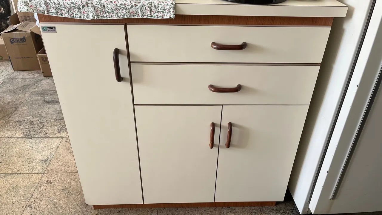 Armário de cozinha bege 2 gavetas 2 portas 