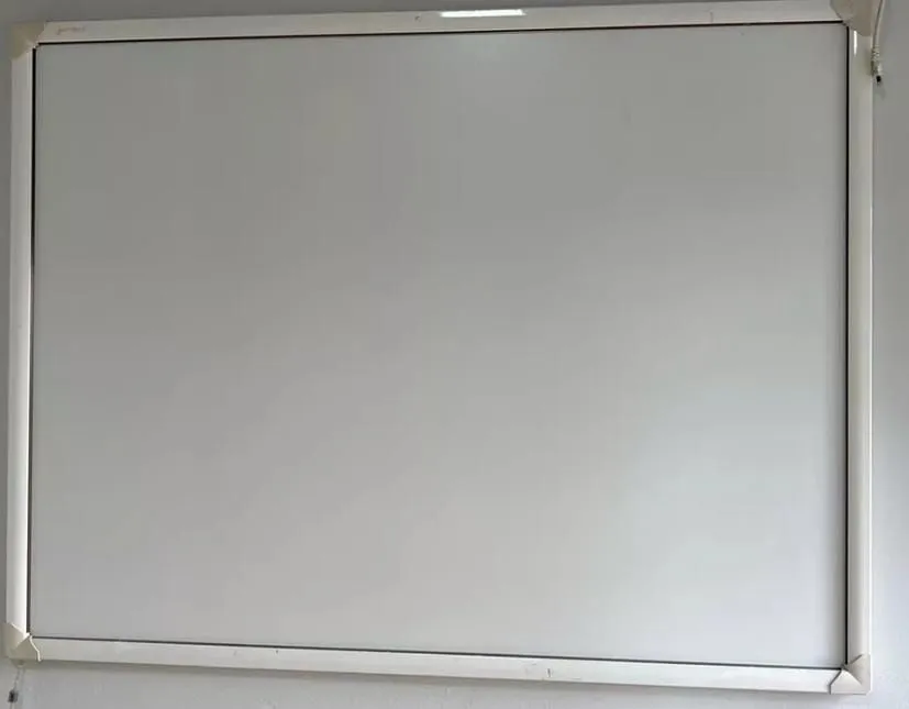 Lousa Interativa Touch Screen 82" polegadas
