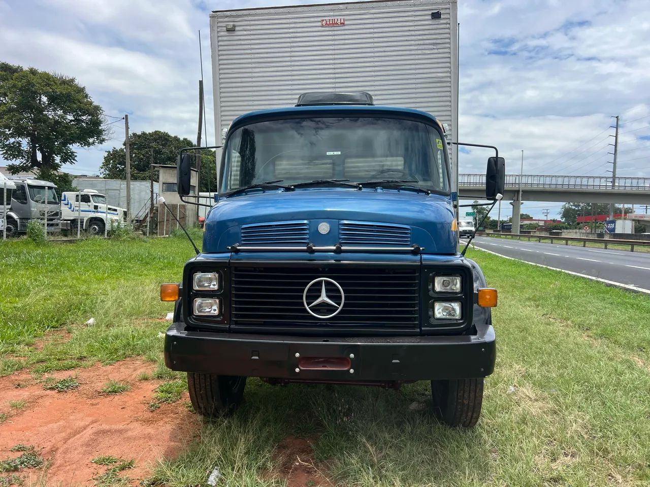 MERCEDES BENZ 1516 6X2 TRUCADO BAÚ 8.90 METROS 1976 / 1976  - Foto 2