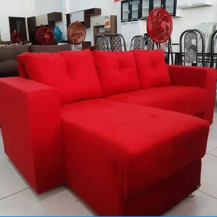 Sofa Chaise vermelho 3 lugares na promoção do dia ! 
