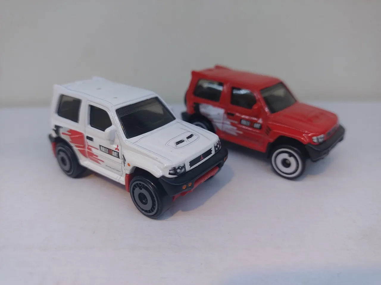 Dupla Hotwheels Mitsubishi Pajero Evolution Loose Hot Wheels
