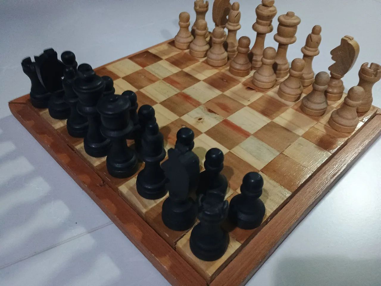 Jogo de Xadrez de Madeira antigo  - Foto 2