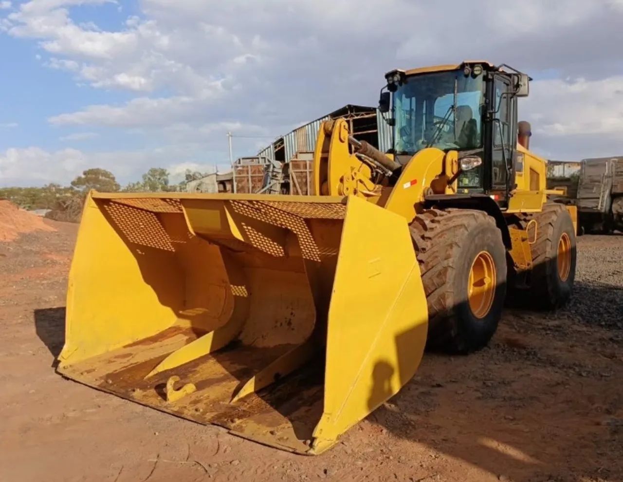 Pá Carregadeira Caterpillar 938K ano 2019 com 24.300 horas, em SP - Foto 2