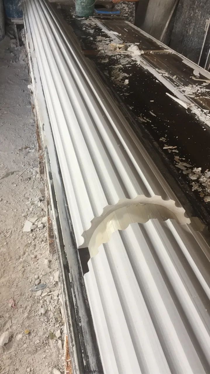 Coluna romana ou lisa em gesso