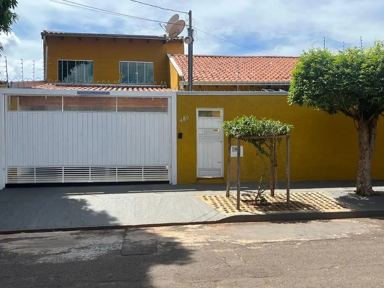 COD 446 - SOBRADO À VENDA VILA TAVEIRÓPOLIS | CAMPO GRANDE/MS