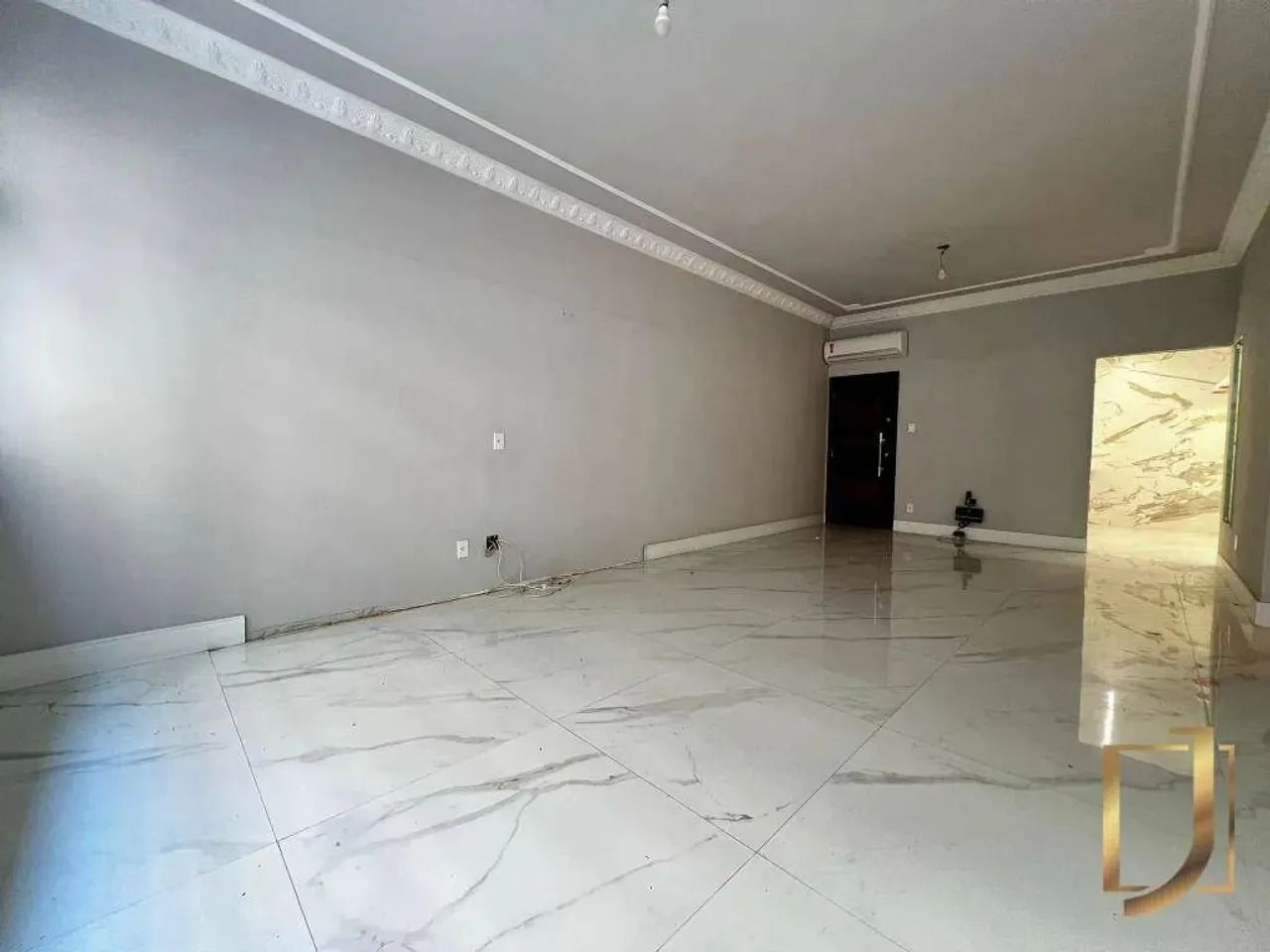 Apartamento de 3 quartos sendo 1 suite e vaga na Praia de Icarai em Niteroi - Foto 3