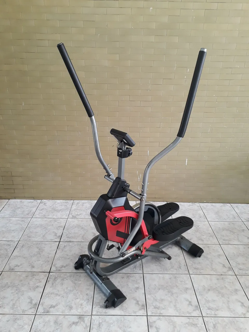 Elíptico para exercícios em casa