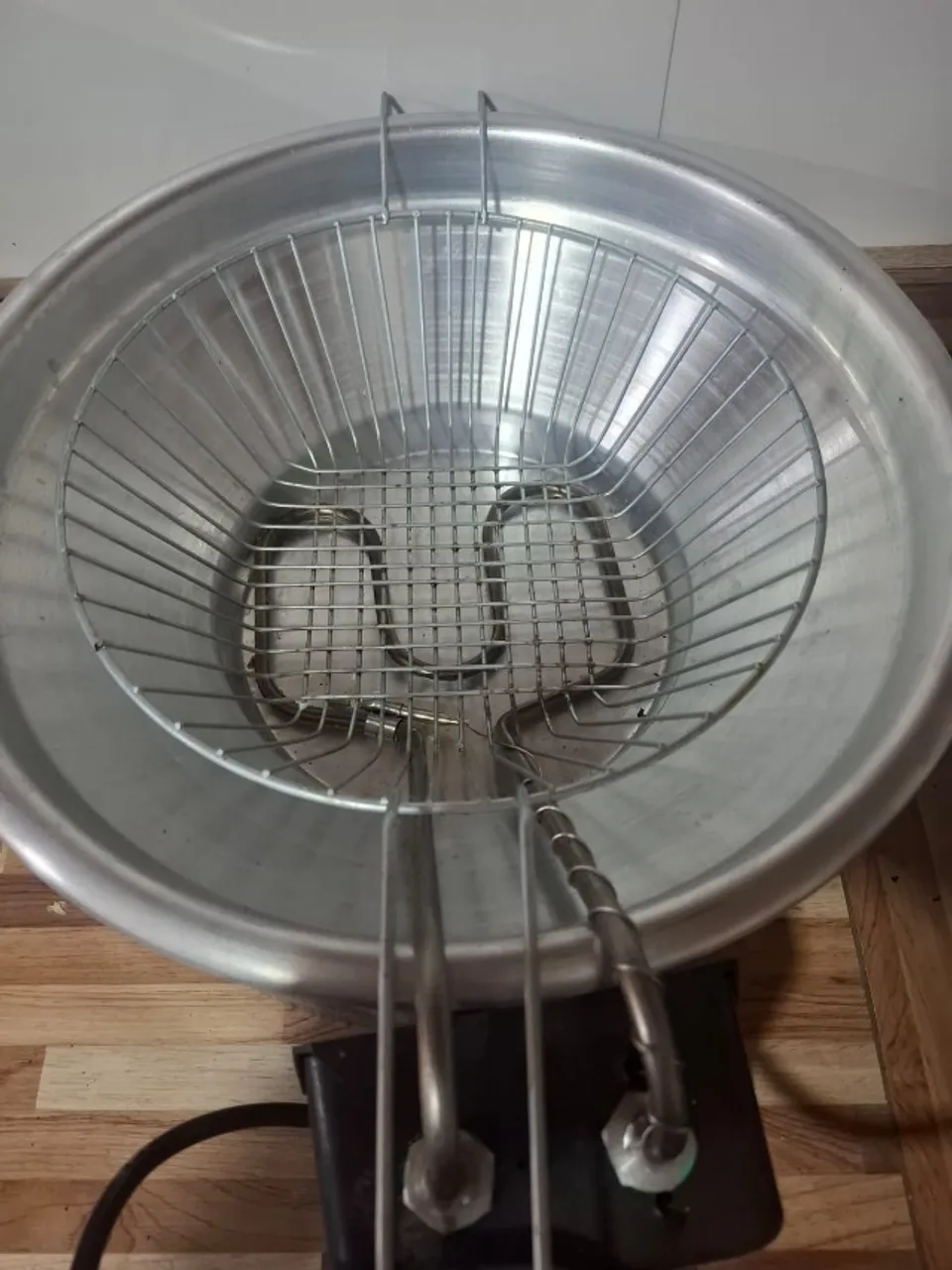 Fritadeira elétrica 5 litros nunca usada, no plástico! 