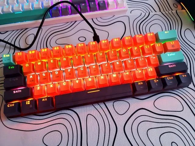 Teclado Mecânico Mucai MK61 60% Switch Red Cor Laranja e Preto Novos - Promoção! - Foto 3