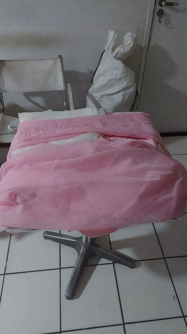 5 toalhas de mesa mas 2 voau - Foto 3