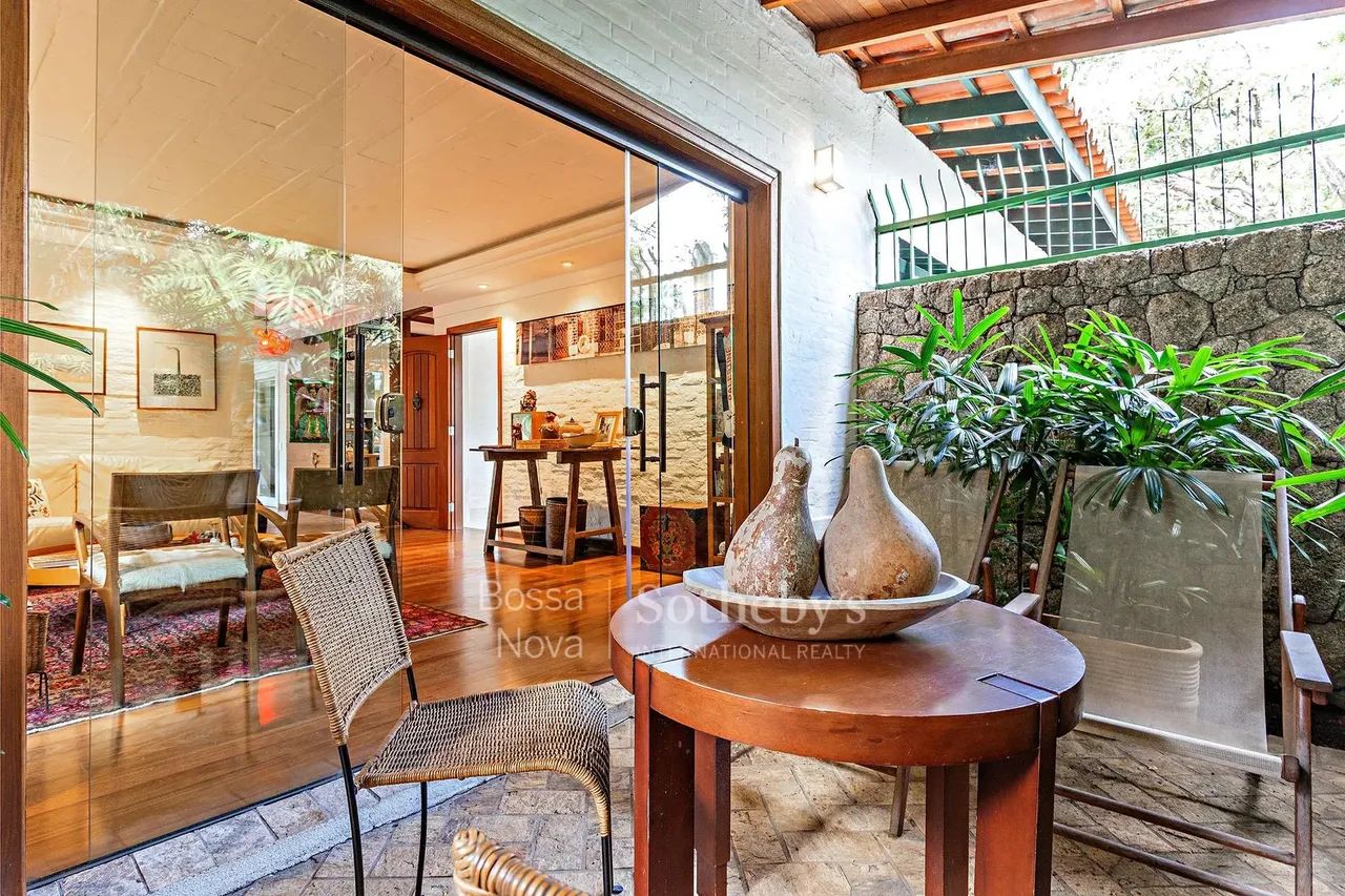 Casa com jardim e planta funcional em rua tranquila - Foto 5