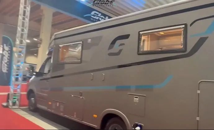 Mothorhome Globe 7,5 m, tudo Dometic e Victron. 