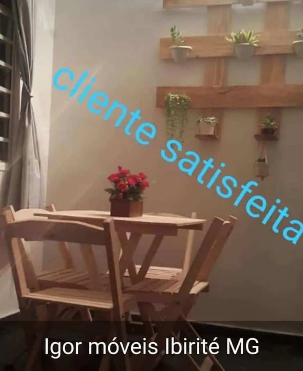 Conjunto Mesa e Cadeiras de Madeira Dobráveis