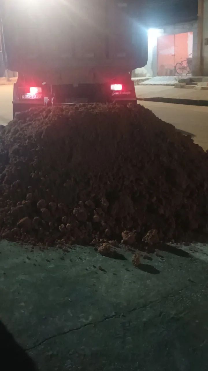 Vendo areia brita aterro e barro de jardim. - Foto 5