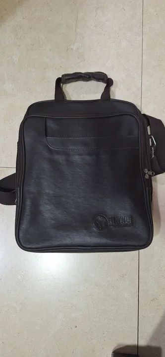 Bolsa de couro em ótimo estado 