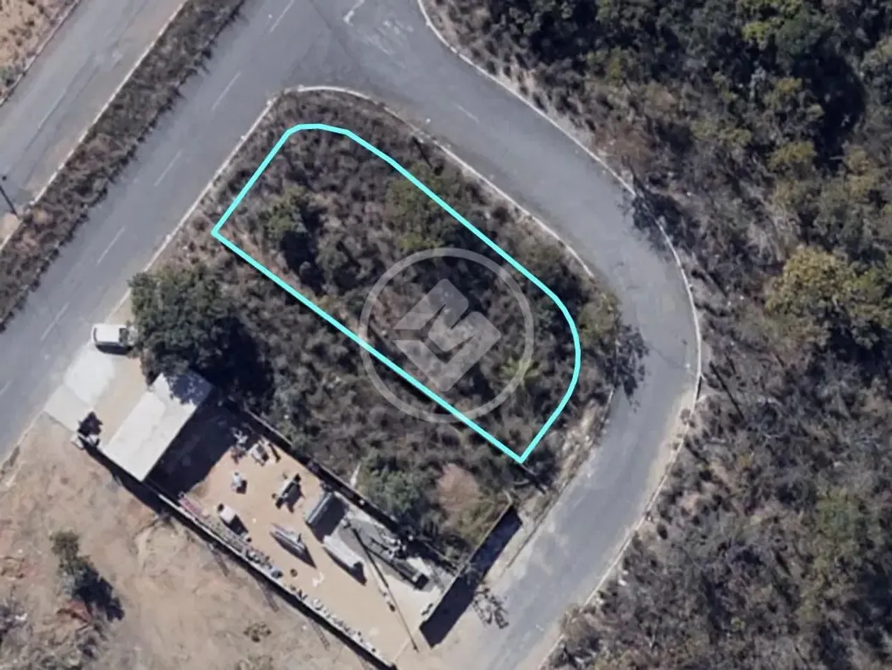 Terreno de Esquina no Tropical Ville, 420m² - Frente para Av. B e Fundo para Rua 2 por R$