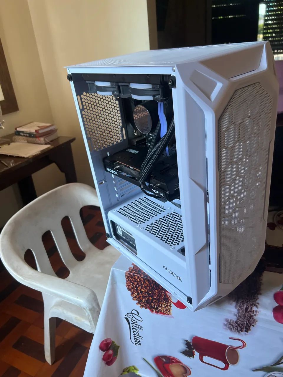 PC Gamer Ryzen 5 5600 + RX 6600 XFX | Watercooler 240mm | Build