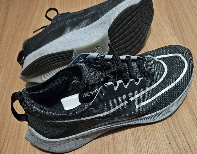 Tênis Nike Zoom Fly 4 - Placa de Carbono