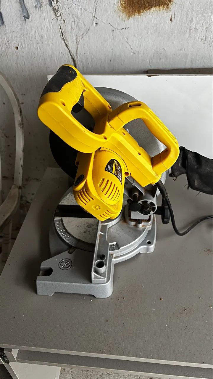 Vende- se.  meia esquadria e furadeira de bancada  - Foto 4