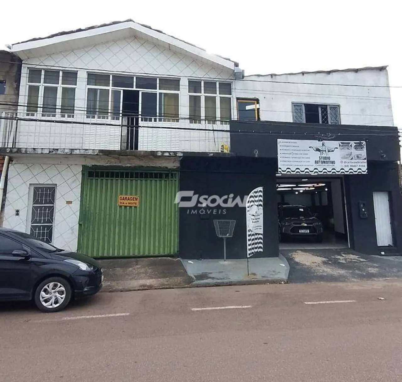 SOBRADO COM 3 SALAS COMERCIAIS E APARTAMENTO COM 4 SUÍTES - LOCALIZAÇÃO NOBRE
