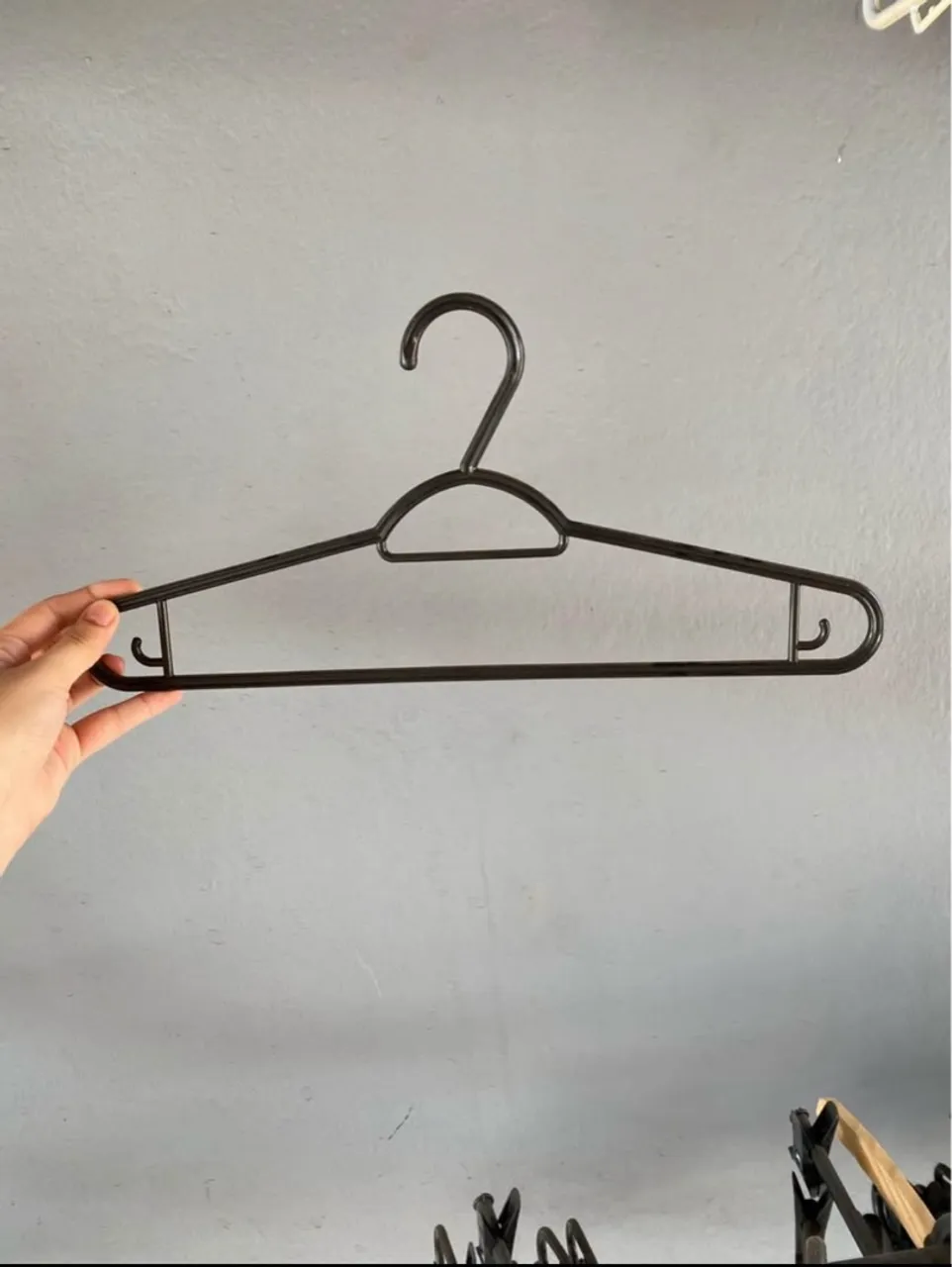 Cabides para roupas loja