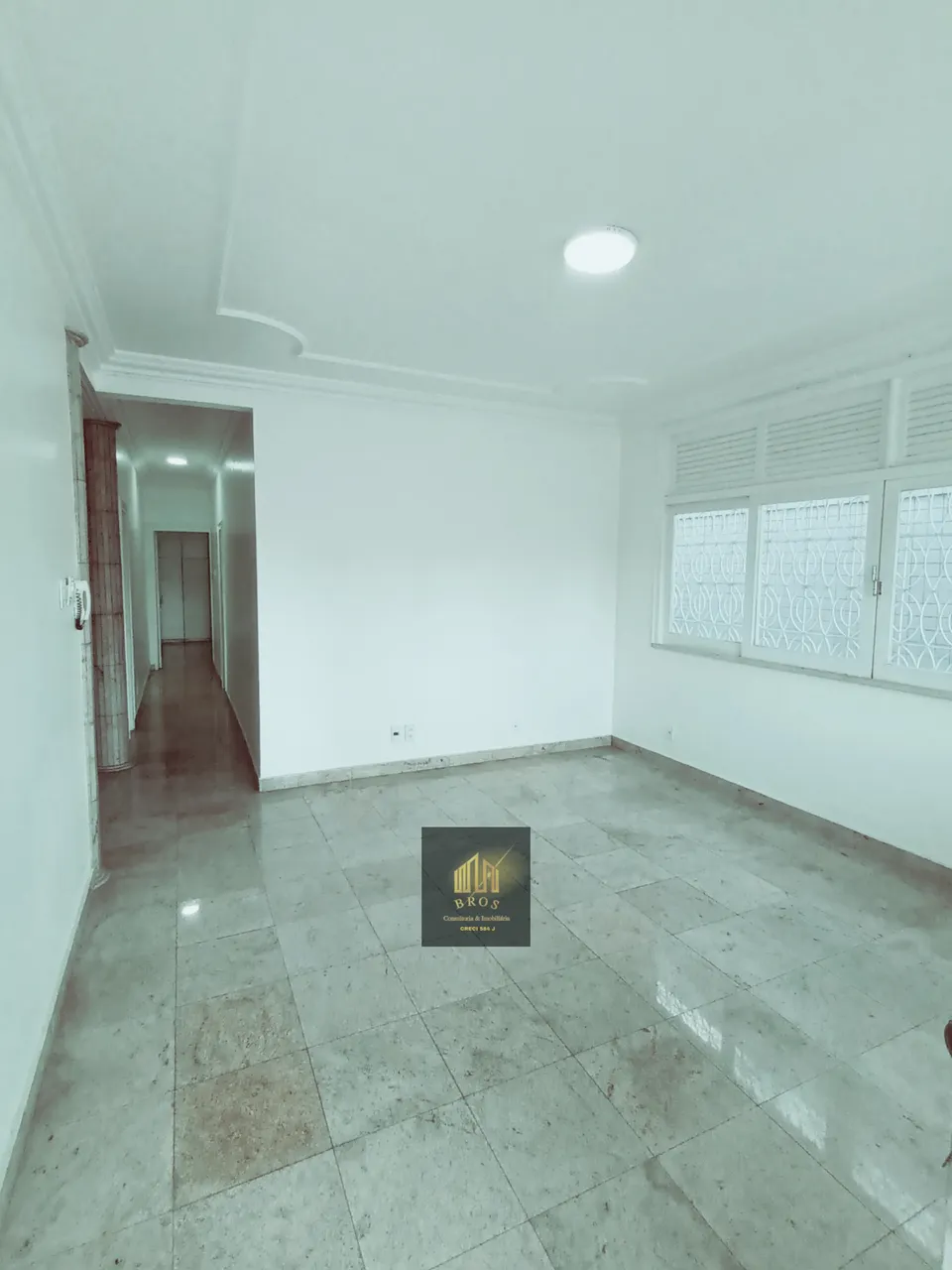 Casa na Av. Japurá, 5 suítes, 246 m²