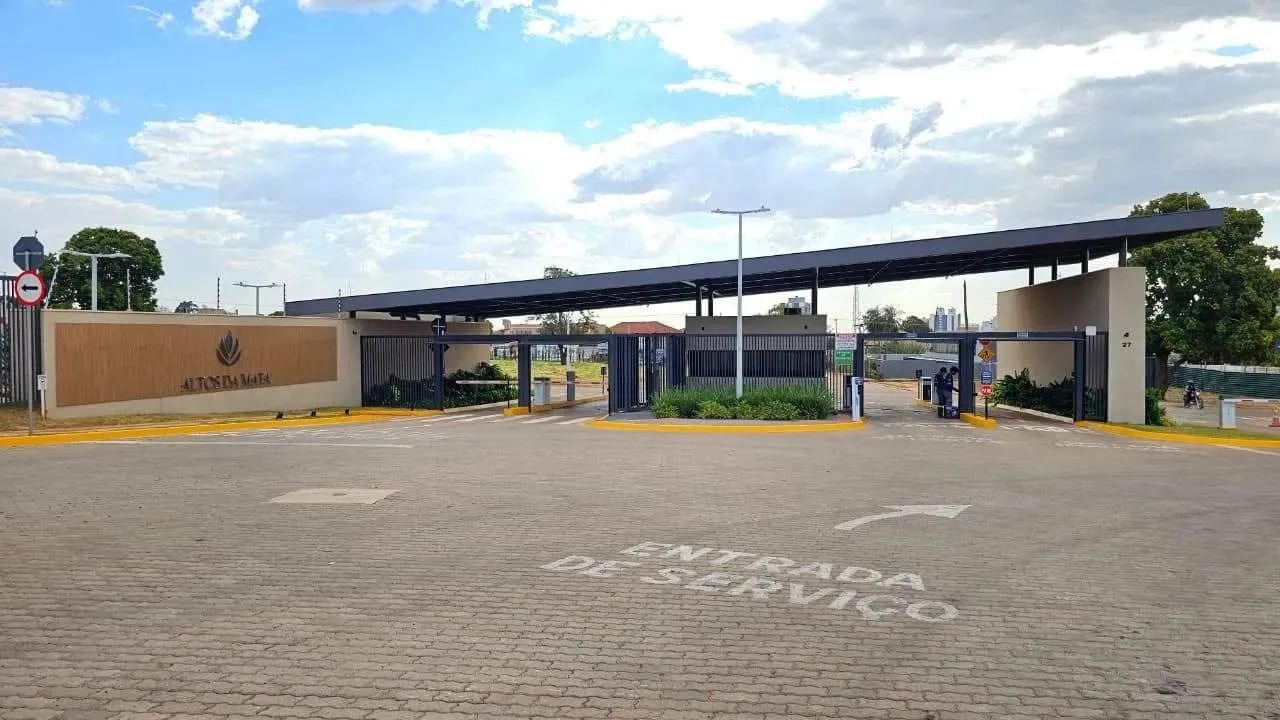 Lotes em condominio exclusivo e centralizado.