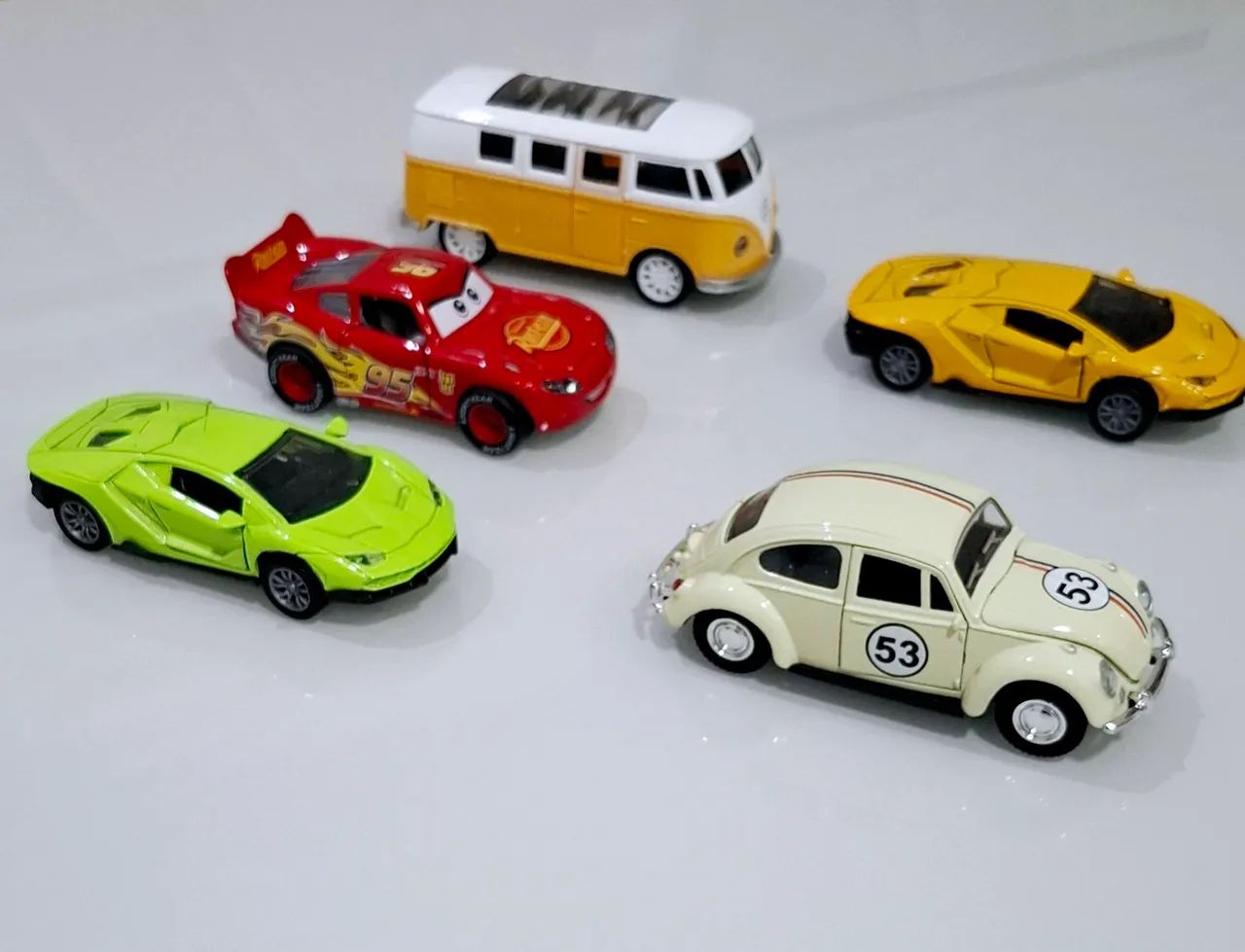 Carrinho de Ficção vários modelos 