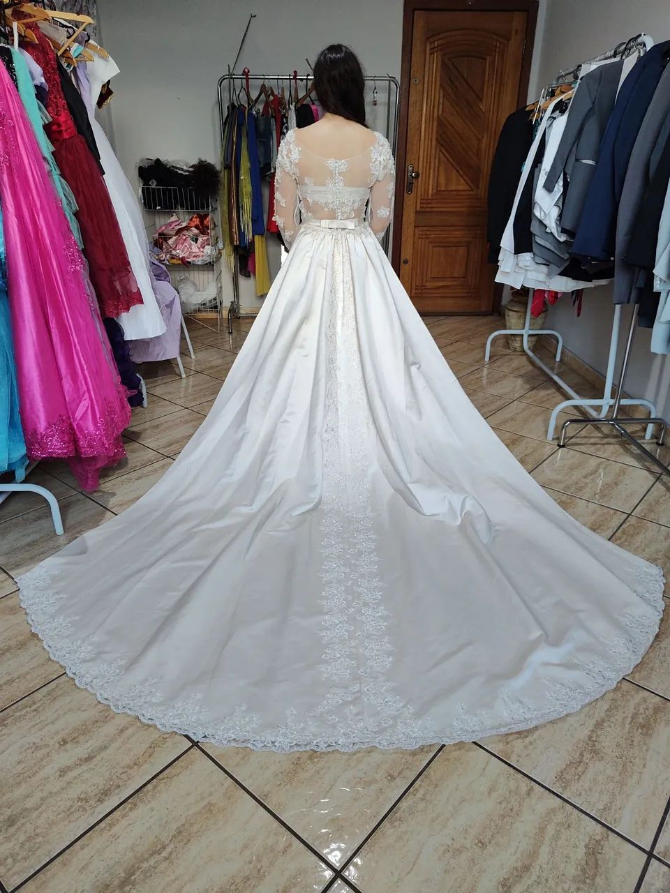 Vestido de noiva off whit- renda e tule - usado