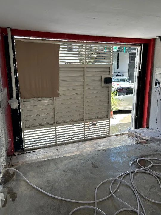 Portão Automático Basculante com motor perfeito estado - Foto 2