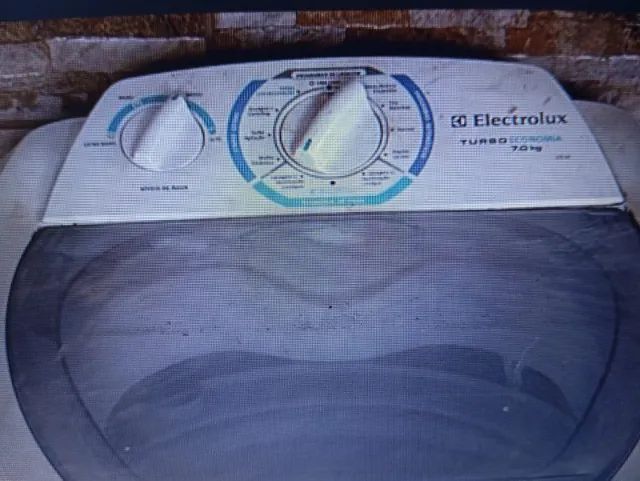 Lavadora Eletrolux 7Kg - Turbo Economia - Com Defeito - Não está  Centrifugando - Foto 5